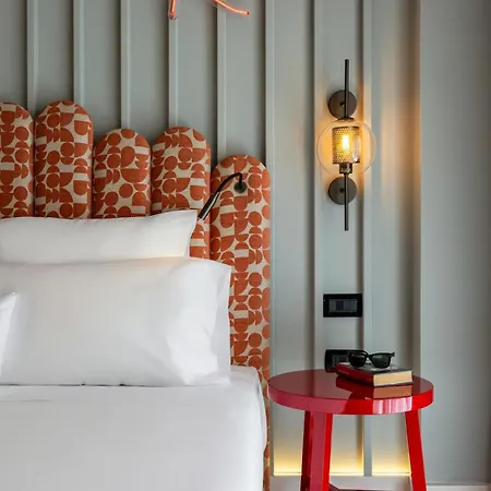 Nyx By Leonardo Otel