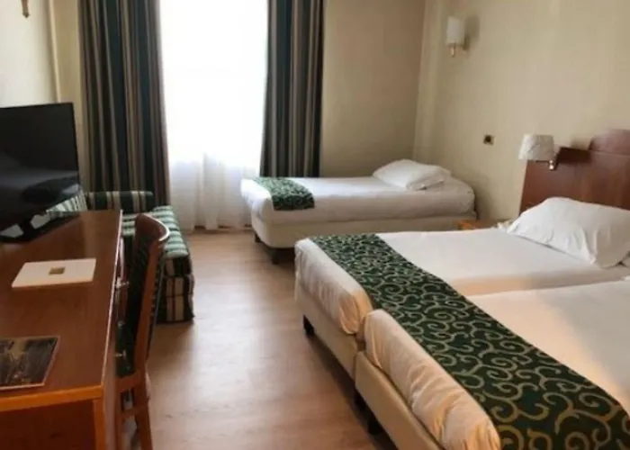 Hotel Nyx By Leonardo 4*