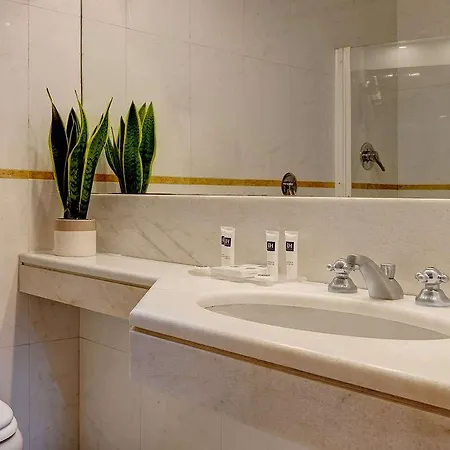 Cicerone Hotel 4*