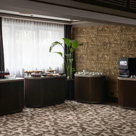 Hotel Nyx By Leonardo