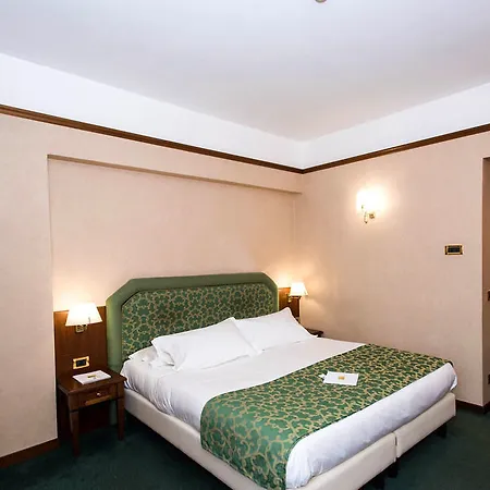 Cicerone 4* Roma