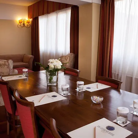 Cicerone Hotel 4*