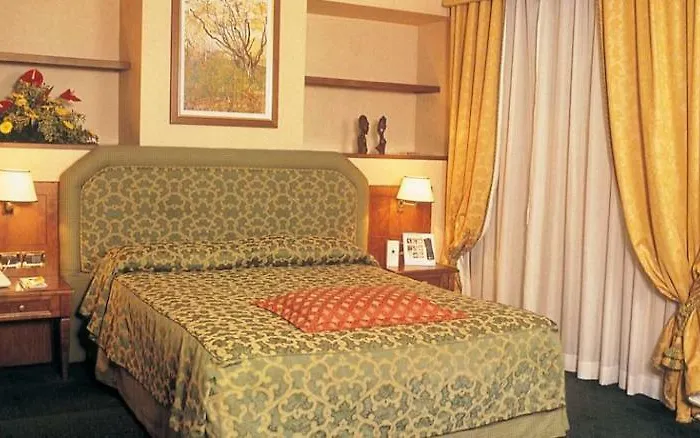 Hotel Nyx By Leonardo 4*